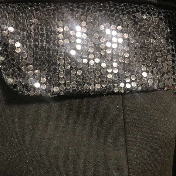 Slim Factor By INVESTMENTS Size Large Black Blazer.22”Pit 2 Pit X 29” Length - Picture 4 of 10